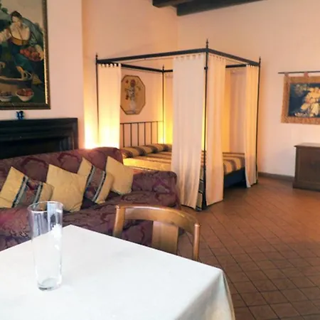 Casale Mostacciano 3*