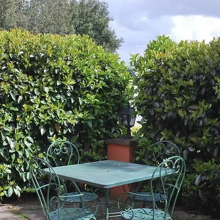 Casale Mostacciano 3* Roma