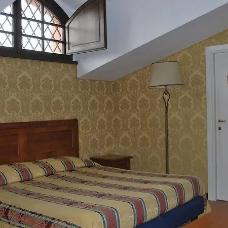 Casale Mostacciano 3* Roma